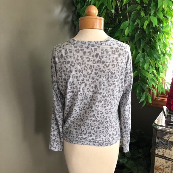 Rails Sami Heather Gray Leopard Print Top Linen S - Picture 9 of 16